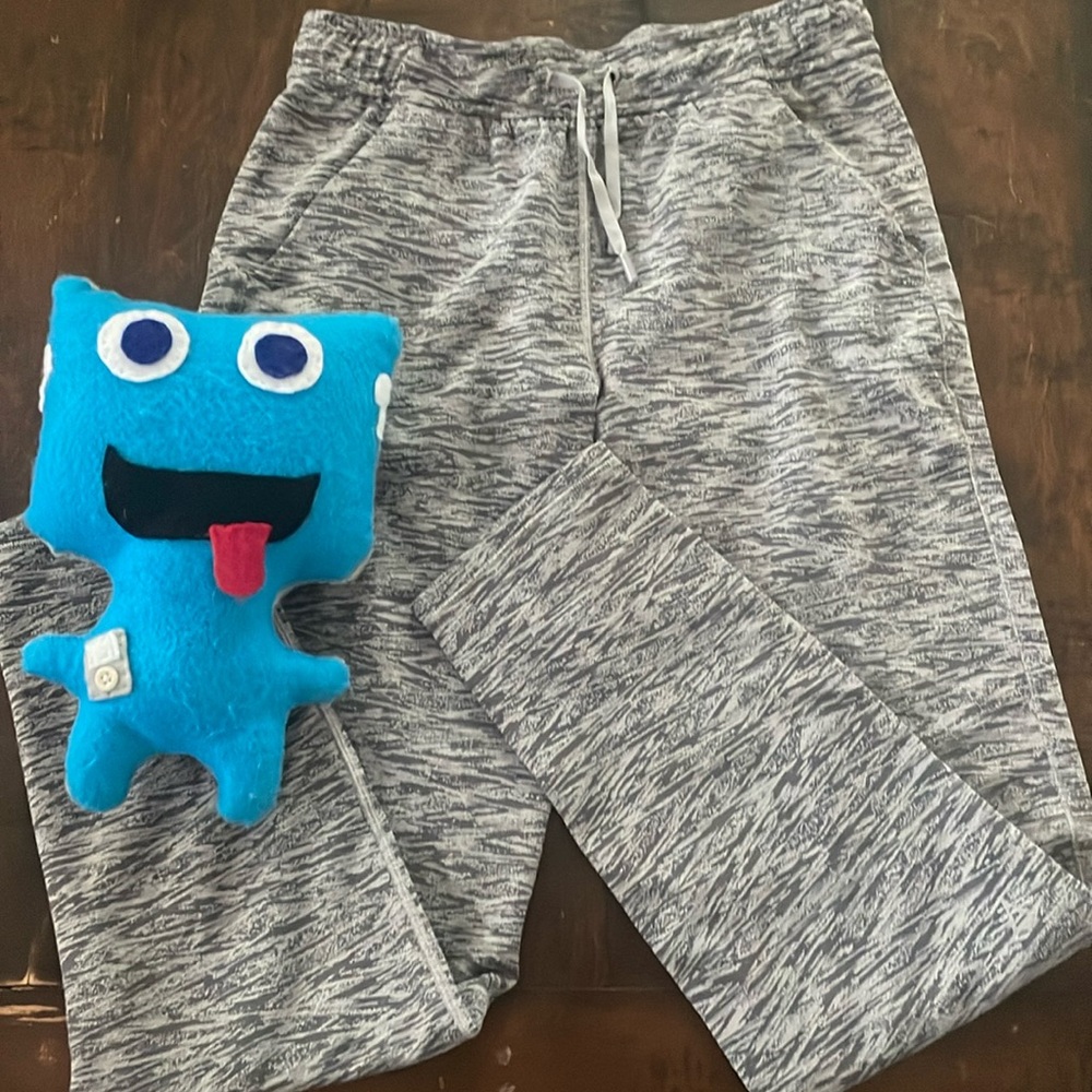 Ivviva by lululemon girls joggers size 10